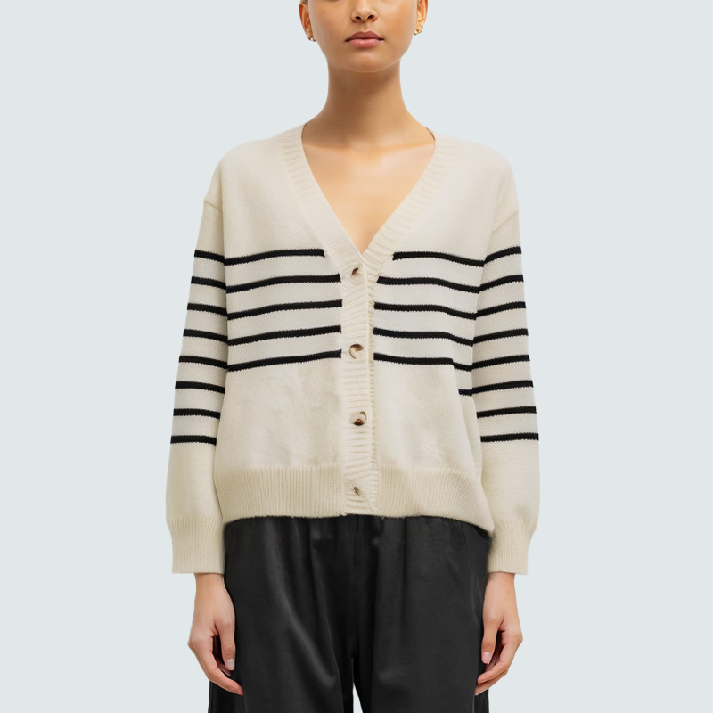 Versatile and stylish women's knitted cardigan