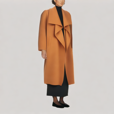 Loose-fitting overcoat with large lapel